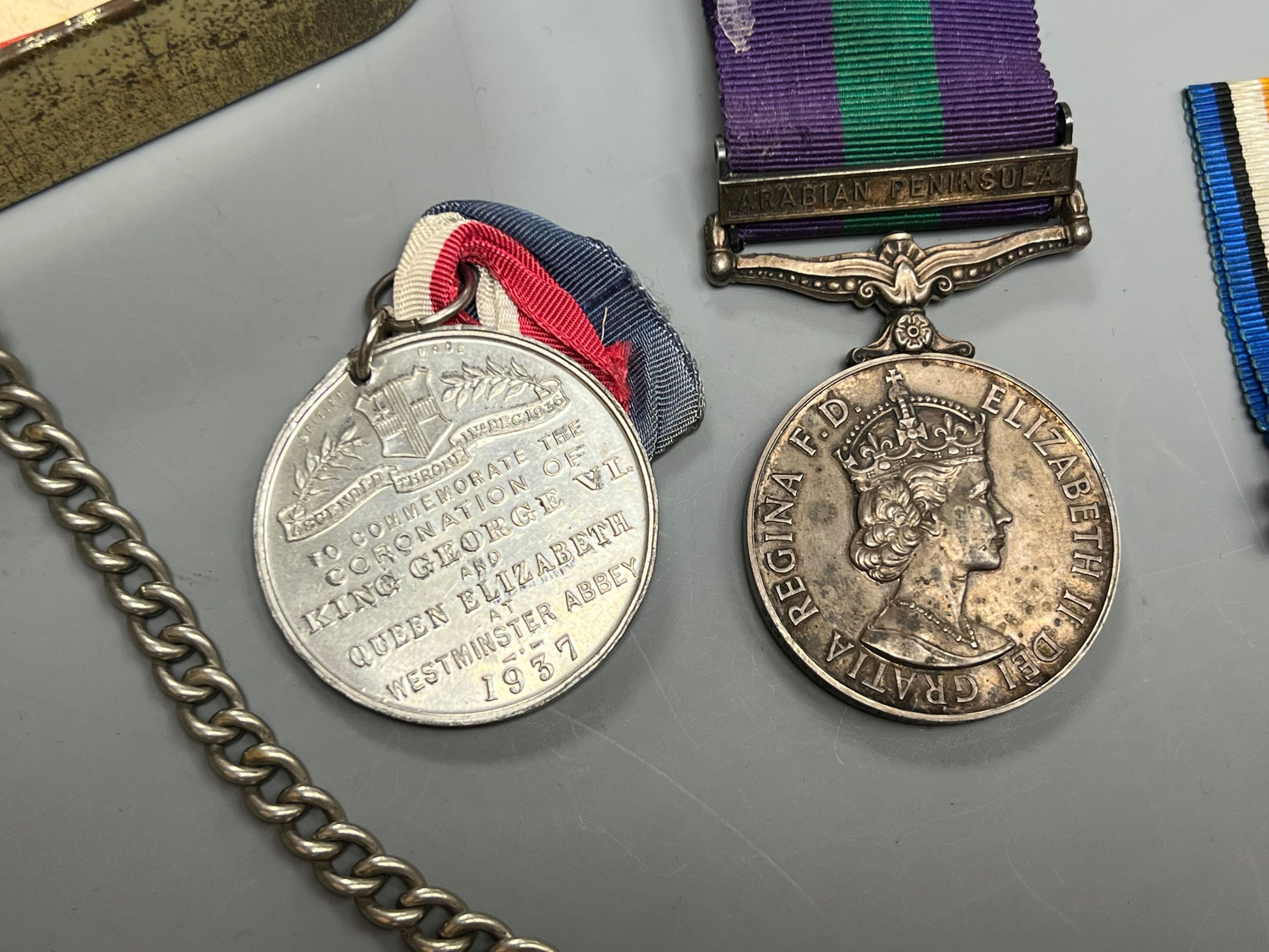 A QEII GSM with Arabian Peninsula clasp, WWI ARP group and WWI pair